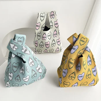 1 бр. дамски чанта с ръчно плетени мини чанта за китката с възел, дамски ежедневни цветна чанта с геометричен сърце, студентски множество чанта за пазаруване