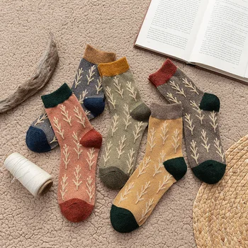 Вълнени чорапи в корейски стил в стил ретро, дамски Коледни чорапи под формата на разсад, кавайные и забавни женски чорапи за подаръци на жените 120802