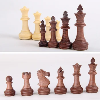 Пластмасов шахматен комплект семейна настолна игра Магнитни фигури на Шахматната игра Преносима сгъваема шахматната дъска, Пластмасов шахматист