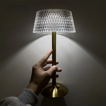 Светодиодна настолна лампа Безжична настолна лампа с докосване на затъмняване, USB, акумулаторна батерия нощна светлина за вашия интериор на хотела, с лампа, доставка с кутия