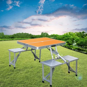 Сгъваема маса и стол за нощуване на открито на Една маса и четири стола от алуминиева сплав са свързани просто преносим-сгъваем масата за пикник