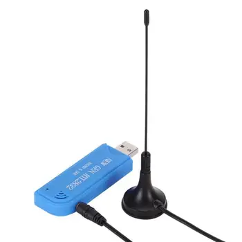 СПТ-радио RTL-SDR USB устройство с антена, оборудвани с чип RTL2832 ADC с резолюция 0,5 стр./мин TCXO и MCX конектор, използван с повечето