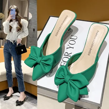 Тънки токчета на обувки Жена 2023 делото чорап пеперуда възел ниски токчета като мулета дамски чехли, луксозни високи пързалки посочи нов дизайнер ПУ
