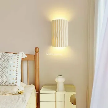 Цветна стена лампа от смола кремава на цвят за всекидневната, сладки малки стенни лампи, модерен дом, мебели за спални