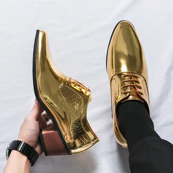 HKDQ/ Луксозни мъжки модел обувки на златния ток, модерни сватбени обувки с остри пръсти, за мъже, кожени удобни мъжки обувки за партита дантела
