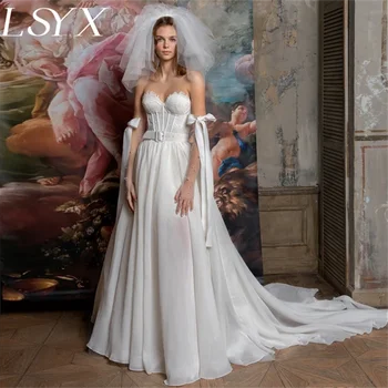 LSYX Сладка илюзия без ръкави трапециевидное бяла сватбена рокля без презрамки, дантела отзад придворен струята на сватбена рокля по поръчка
