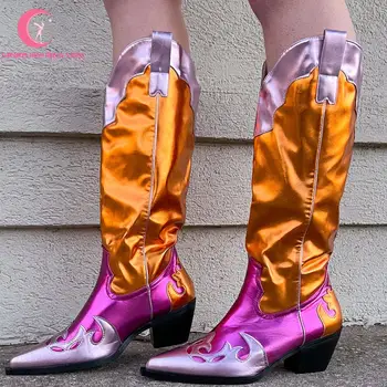 Дамски ботуши в стил Уестърн от кожа с метални цветни блокчета, новост 2023 г., каубойски ботуши до средата на прасците на масивна висок ток в ретро стил за каубои-пастушек, зимни обувки